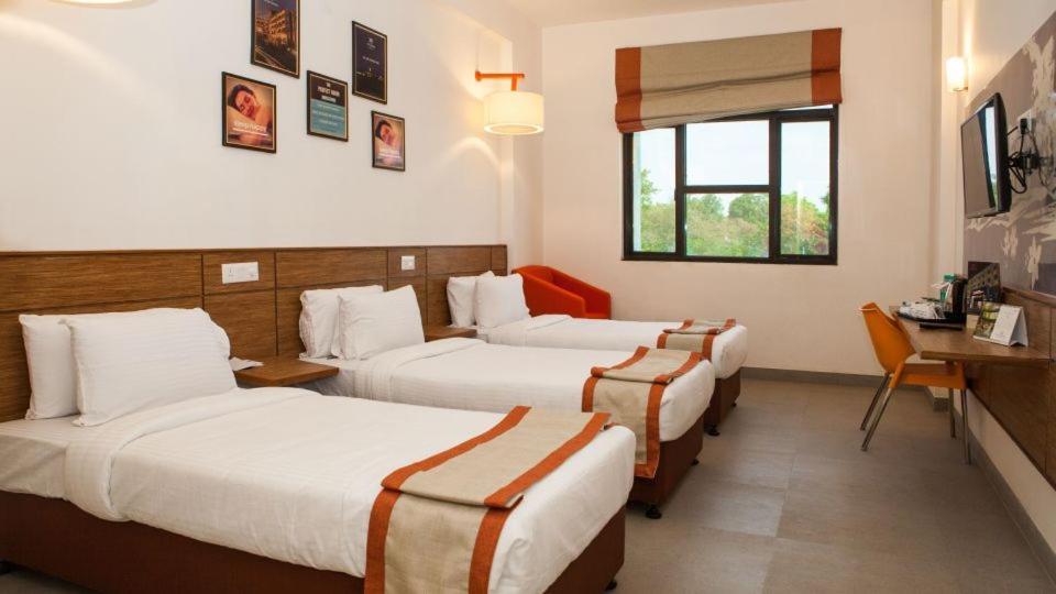 Max Hotels Jabalpur Exteriör bild